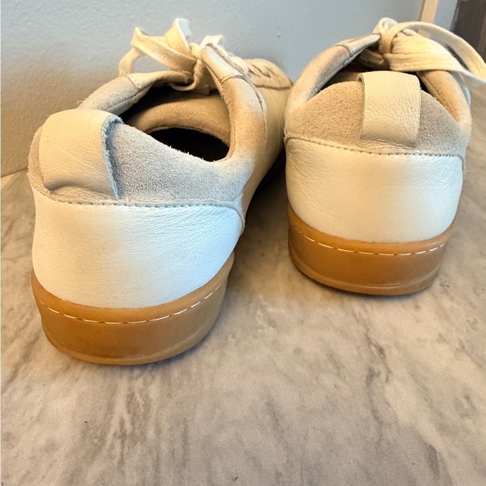 SoftWalk Leather Lace-Up Sneakers | Size 9 - Picture 2 of 6